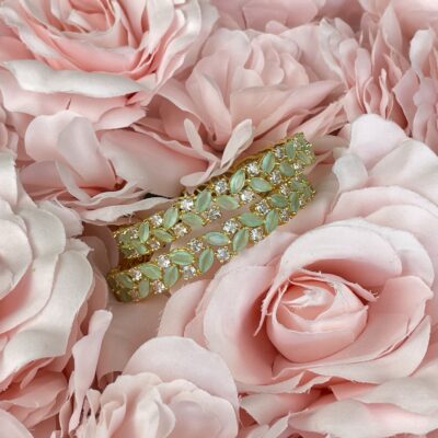 Mint Flower Chain Kara