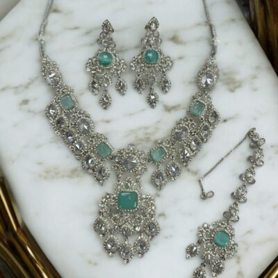 Exquisite Crystal Cleo Necklace Set – Indian Bridal Jewelry Earrings & Tikka