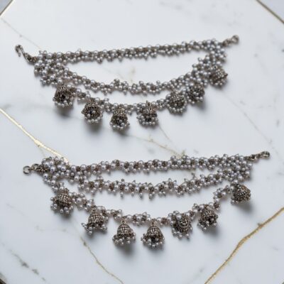 Bridal Jhumki Sahara Ear Chain with White Pearls – Antique Pakistani Indian Wedding Jewelry for Mehndi & Shaadi